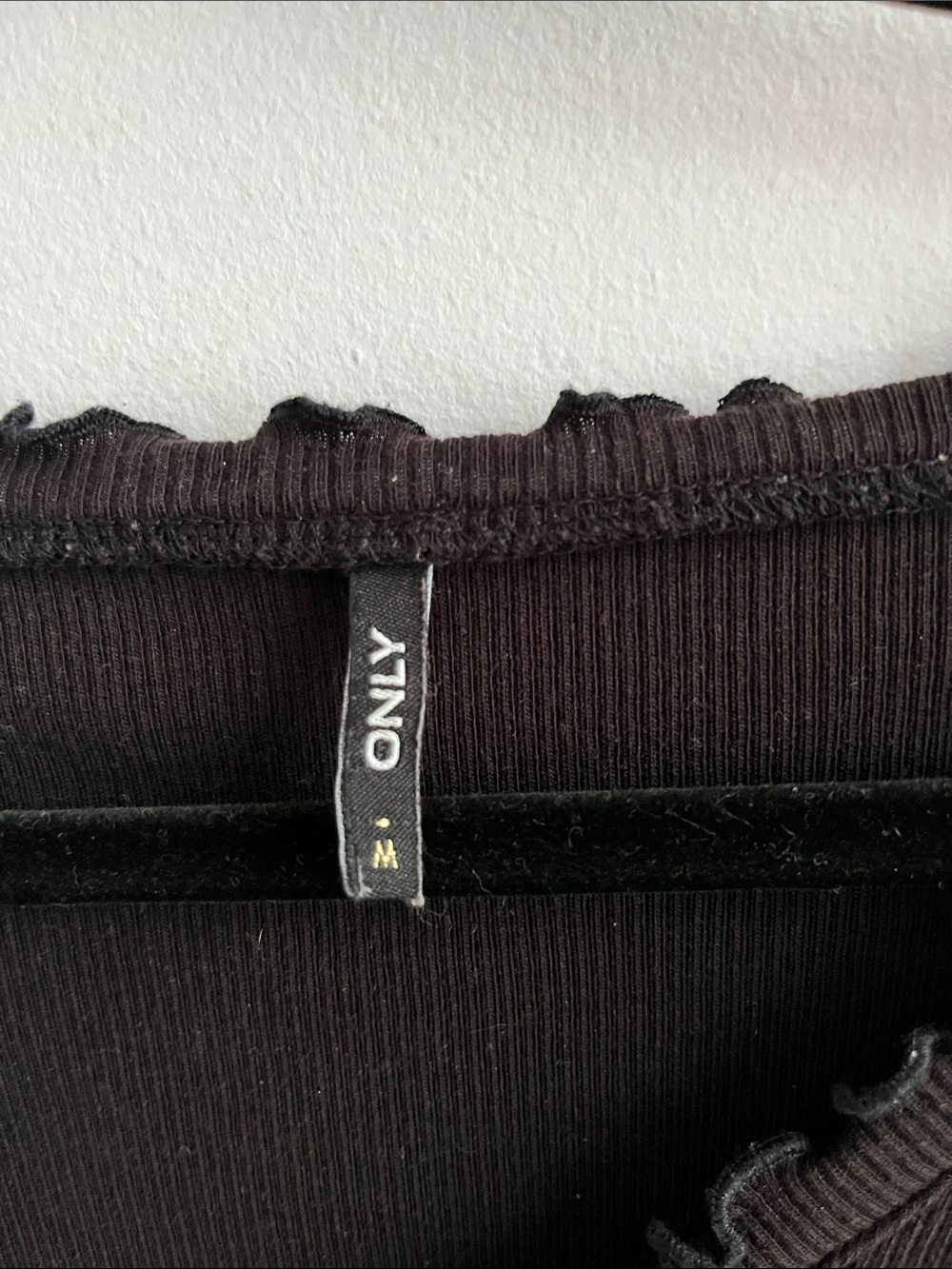 V-neck elevated t-shirt - Picture 2 of 5